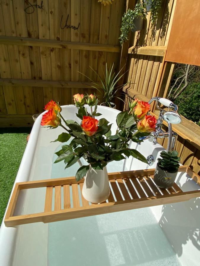 Cosy Dog Friendly Lodge With An Outdoor Bath On The Isle Of Wight Whitwell  Exterior photo