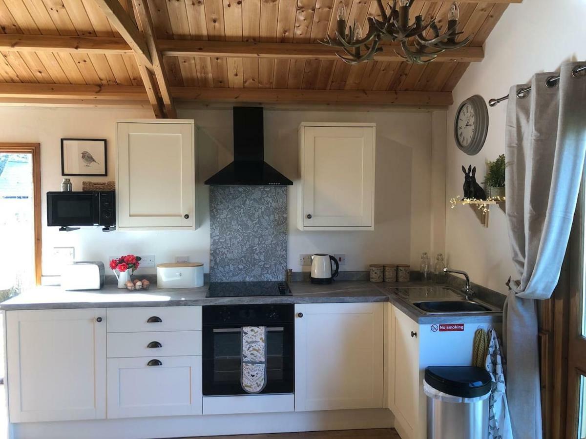 Cosy Dog Friendly Lodge With An Outdoor Bath On The Isle Of Wight Whitwell  Exterior photo