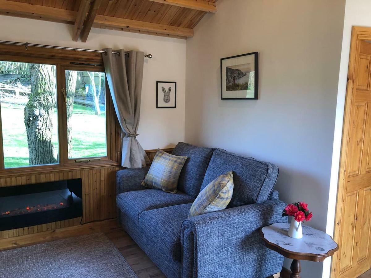 Cosy Dog Friendly Lodge With An Outdoor Bath On The Isle Of Wight Whitwell  Exterior photo